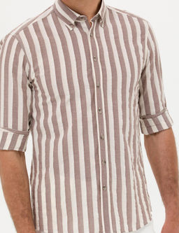 Коричневая приталенная рубашка в полоску с длинным рукавом