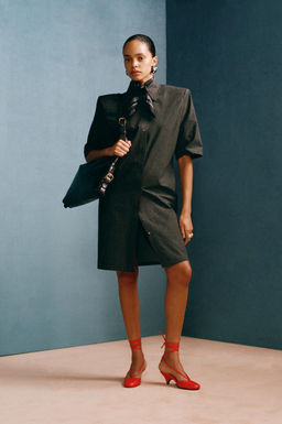 VESTIDO CAMISERO HOMBRERAS WILLY CHAVARRIA X ZARA / Negro