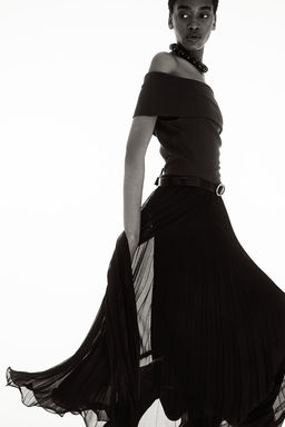 Top off-the-shoulder