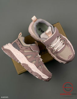 Кроссовки детские весенние