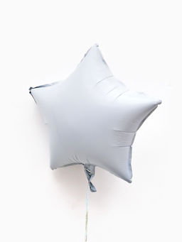 Цена за 2 шт. Воздушные шары фольгированные 18" "Звезда" цвет белый,  набор 5 штук