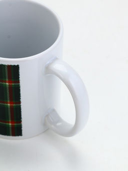 Кружка керамическая новогодняя Подарки от Санты, 320 мл - Дорого внимание фото 3