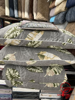 Комплект постельного белья с одеялом и подушками