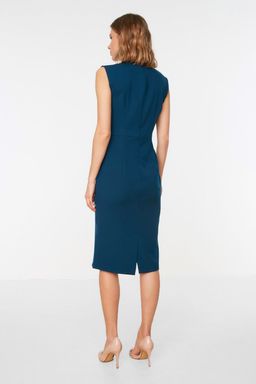 TRENDYOLMILLA Bordo Vucuda Oturan Dik Yaka Midi Kalem Etek Dokuma Elbise TWOAW20EL0311  фото 16