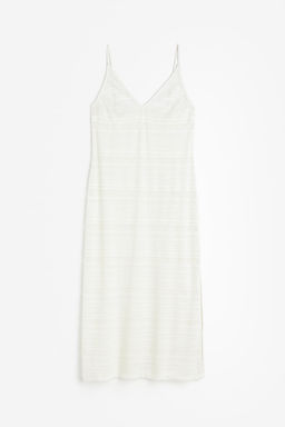 Vestido ajustado con escote en V