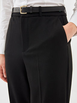 Beli Kemerli Loose Fit Kad?n Pantolon