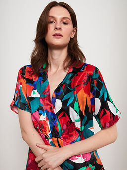 G?mlek Yaka Desenli K?sa Kollu Saten Elbise