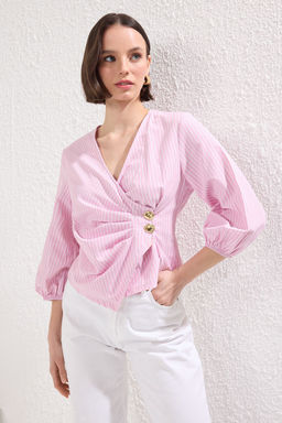 Trendyolmilla Mavi Kruvaze Cizgili Dokuma Bluz TWOSS25BZ00170