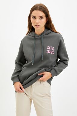 TRENDYOLMILLA Antrasit S?rt Bask? Detayl? Oversize/Genis Kal?p Kal?n Ici Polarl? Orme Sweatshirt TWOAW22SW0687  фото 13