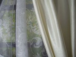 Готовые шторы арт. 206830/160, размеры 160 см высота х 300 см ширина, рисунок выткан из мерцающей серебристой пряжи, на универсальной ленте