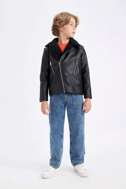 Водоотталкивающее пальто из искусственной кожи с карманом на молнии и подкладкой из искусственного меха для мальчиков - Defacto фото 2