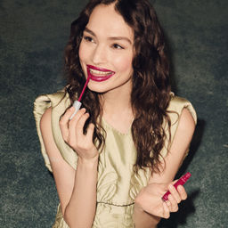 Жидкая губная помада с эффектом сияния THE ONE_красный - Oriflame фото 4