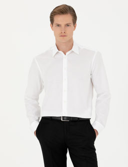 Белая хлопковая рубашка обычного кроя