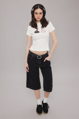 Ekru Kugu Bask?l? Fitted/Vucuda Oturan Orme T-Shirt TWOSS25TS00095