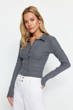 Antrasit Dugme Detayl? Vucuda Oturan Crop Polo Yaka Fitilli Esnek Orme Bluz TWOAW22BZ0522