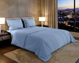 Постельное белье сатин страйп с простыней на резинке в подарочной упаковке - Голубая лаванда 2 сп.с прост.на резинке 180*200*25 (нав.70х70)