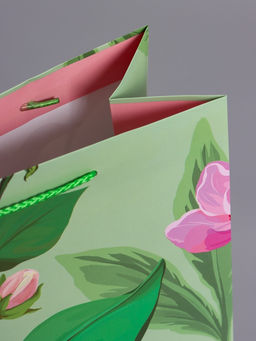 Пакет подарочный ламинированный «Весеннее признание», зелёный, 26×12×32 см