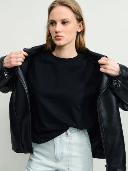 Базовая футболка оверсайз из хлопка / Zarina