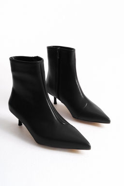 Siyah Sivri Burun Bilekte Kitten Ince Topuklu Kad?n Bot TAKAW26BO00045