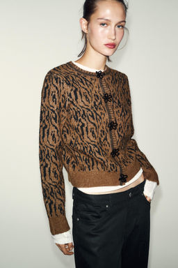 ANIMAL JACQUARD CARDIGAN