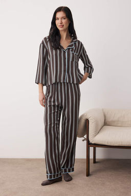 Kahverengi-Mavi Cizgili Biyeli Viskon Dokuma Pijama Tak?m? THMAW21PT0292