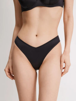 Infinity / Трусы стринги-бразилиано жен. Lora черный