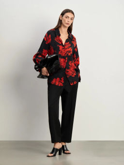 ЕМКА / Рубашка с абстрактным принтом