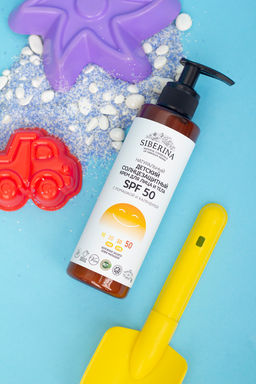 Детский солнцезащитный крем для лица и тела SPF 50 с ромашкой и календулой SIBERINA