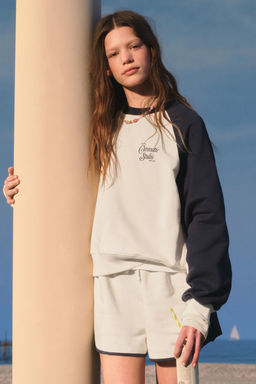 SUDADERA JOGGING CONTRASTE / Crudo