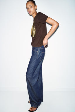 CAMISETA ESTAMPACI?N METALIZADA / Marr?n - Zara фото 5