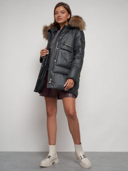 Куртка зимняя женская модная с мехом темно-серого цвета 132298TC - Visdeer фото 19