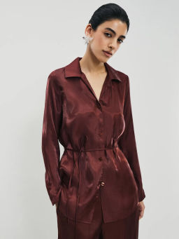 Блузка из вискозы с тонким поясом / Zarina