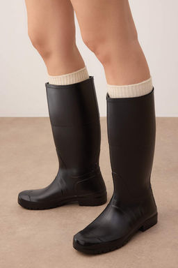 Siyah T?rt?kl? Duz Topuklu Kad?n Yagmur Cizmesi
TAKAW26CZ00005