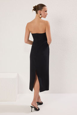TRENDYOLMILLA Pembe Vucuda Oturan Straplez Fiyonklu Dokuma Midi S?k Elbise TPRSS25EL00244  фото 4
