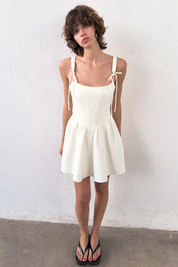 VESTIDO CORSETERO VOLUMEN / Blanco