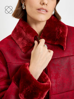 10200650016 Куртка жен. Jardin красный - Concept club фото 3