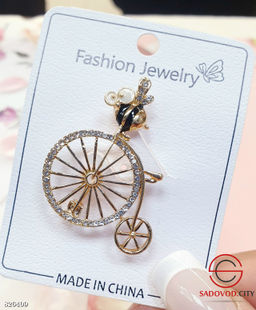 Брошь женская на булавке