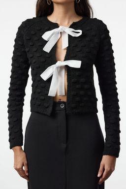 TRENDYOLMILLA Siyah Crop Yumusak Dokulu Kurdele Detayl? Triko H?rka TWOAW25HI00182  фото 3