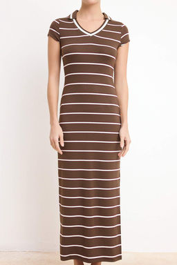 Kahverengi Cizgili Bodycon V Yaka Ay Kol K?sa Kollu Maxi Yumusak Orme Elbise TWOSS26EL00257