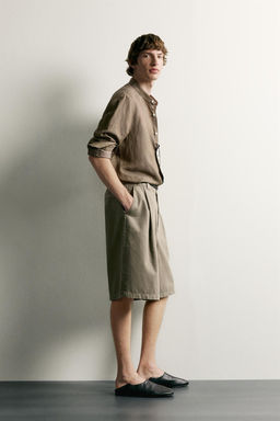BERMUDA WIDE FIT PLIEGUES / Khaki claro - Zara фото 3
