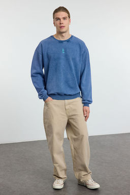 Indigo Oversize/Genis Kesim Soluk Efektli Mistik Temal? Sardonsuz Sweatshirt TMNAW24SW00189