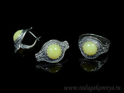 Набор с янтарём кольцо, серьги "око" 15*24мм молочный, размер регулируется.
