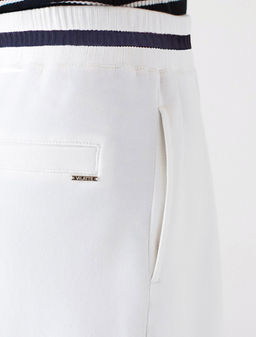 Брюки Vilatte D44.141 из хлопка с эластаном белый  фото 3