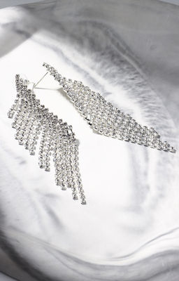 Серьги висячие со стразами Вечное сияние водопад, белые в серебре