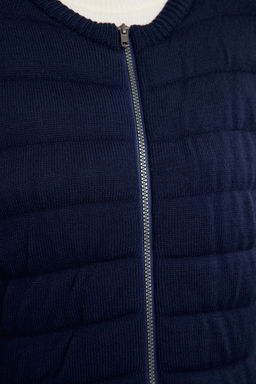 TRENDYOLMILLA Bej Bisiklet Yaka Fermuarl? Mont Gorunumlu Triko H?rka TWOAW25HI00193 фото 4