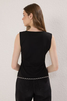 Siyah Nak?s Detayl? Fitted/Vucuda Oturan Orme Bluz TWOSS25BZ00389 - Trendyolmilla фото 4