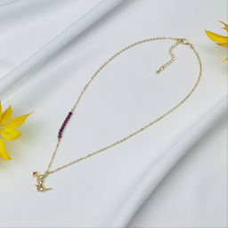 Колье на цепочке с камнем Гранат(Пироп) и подвеской Кошка