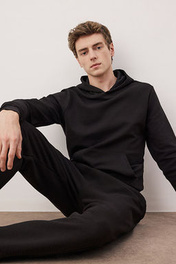 Siyah Regular/Normal Kesim Kap__onlu Dokulu Sweatshirt TMNAW26SW00068