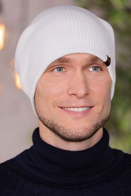 Шапка 
 3.9.2_белый_PR