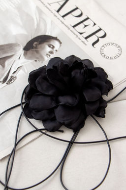 Чокер роза